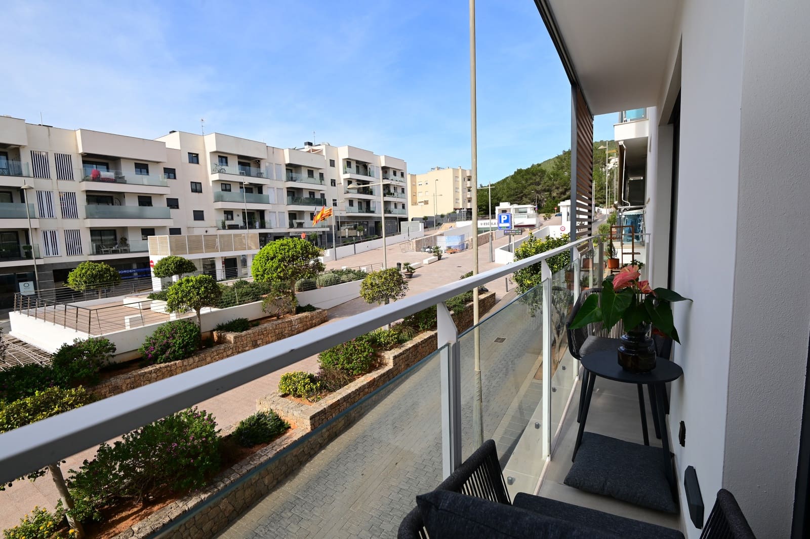2 soveværelse Lejlighed til salg i Santa Eulalia / Santa Eularia med swimmingpool - € 649.000 (Ref: 9615566)