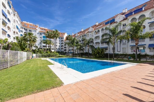 3 chambre Appartement à vendre à San Pedro de Alcántara Pueblo, Marbella avec piscine - 410 000 € (Ref: 9615567)