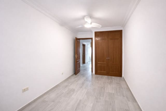 3 soveværelse Lejlighed til salg i San Pedro de Alcántara Pueblo, Marbella med swimmingpool - € 410.000 (Ref: 9615567)