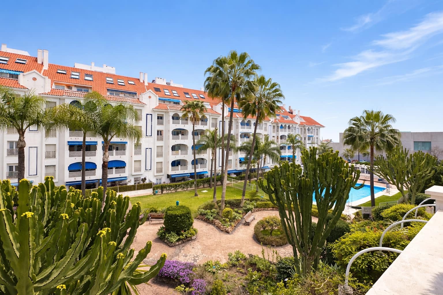 3 bedroom Apartment for sale in San Pedro de Alcantara with pool - € 410,000 (Ref: 9615567)