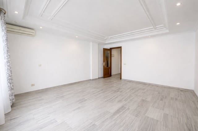 3 slaapkamer Appartement te koop in San Pedro de Alcántara Pueblo, Marbella met zwembad - € 410.000 (Ref: 9615567)