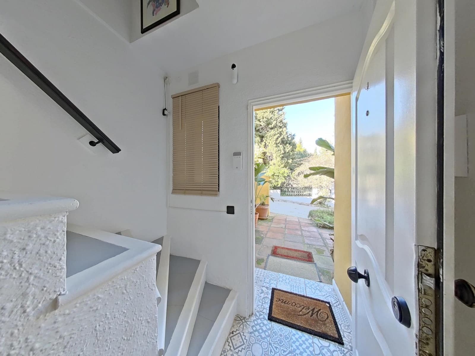 2 bedroom Townhouse for sale in Calahonda with pool - € 510,000 (Ref: 9625768)