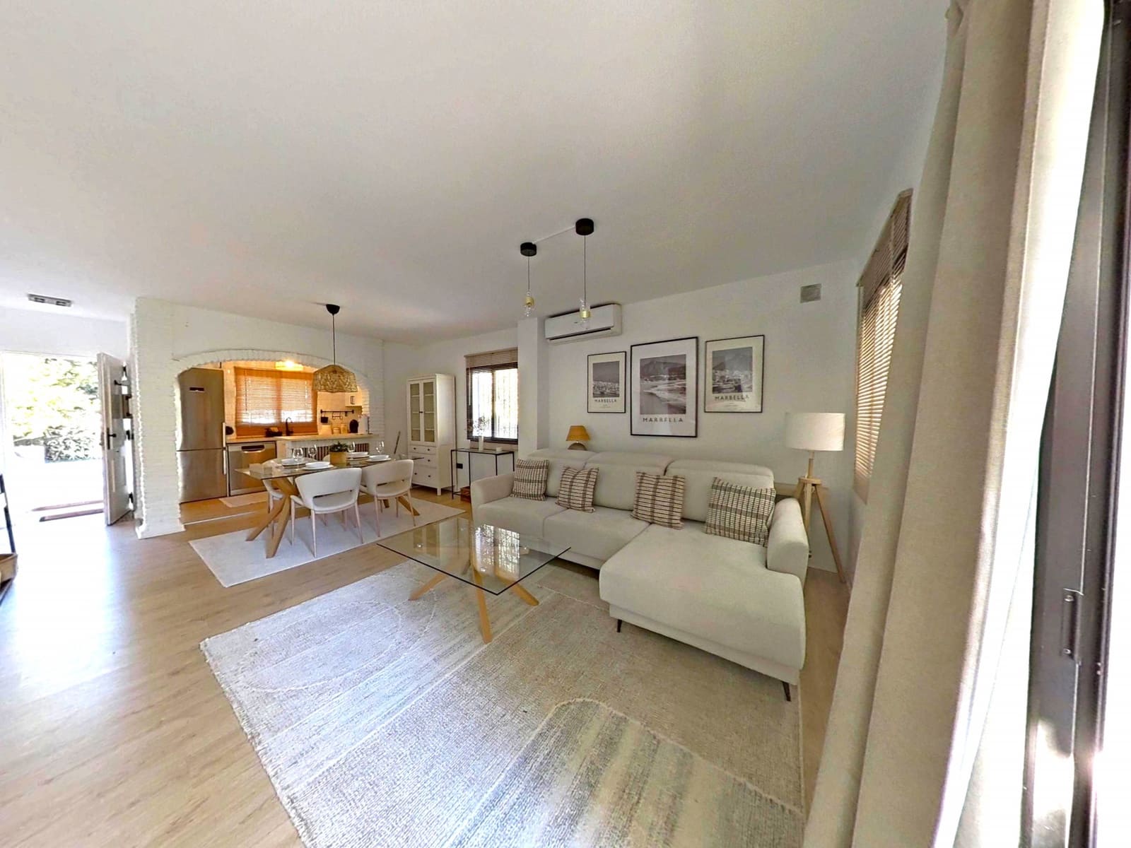 2 bedroom Townhouse for sale in Calahonda with pool - € 510,000 (Ref: 9625768)