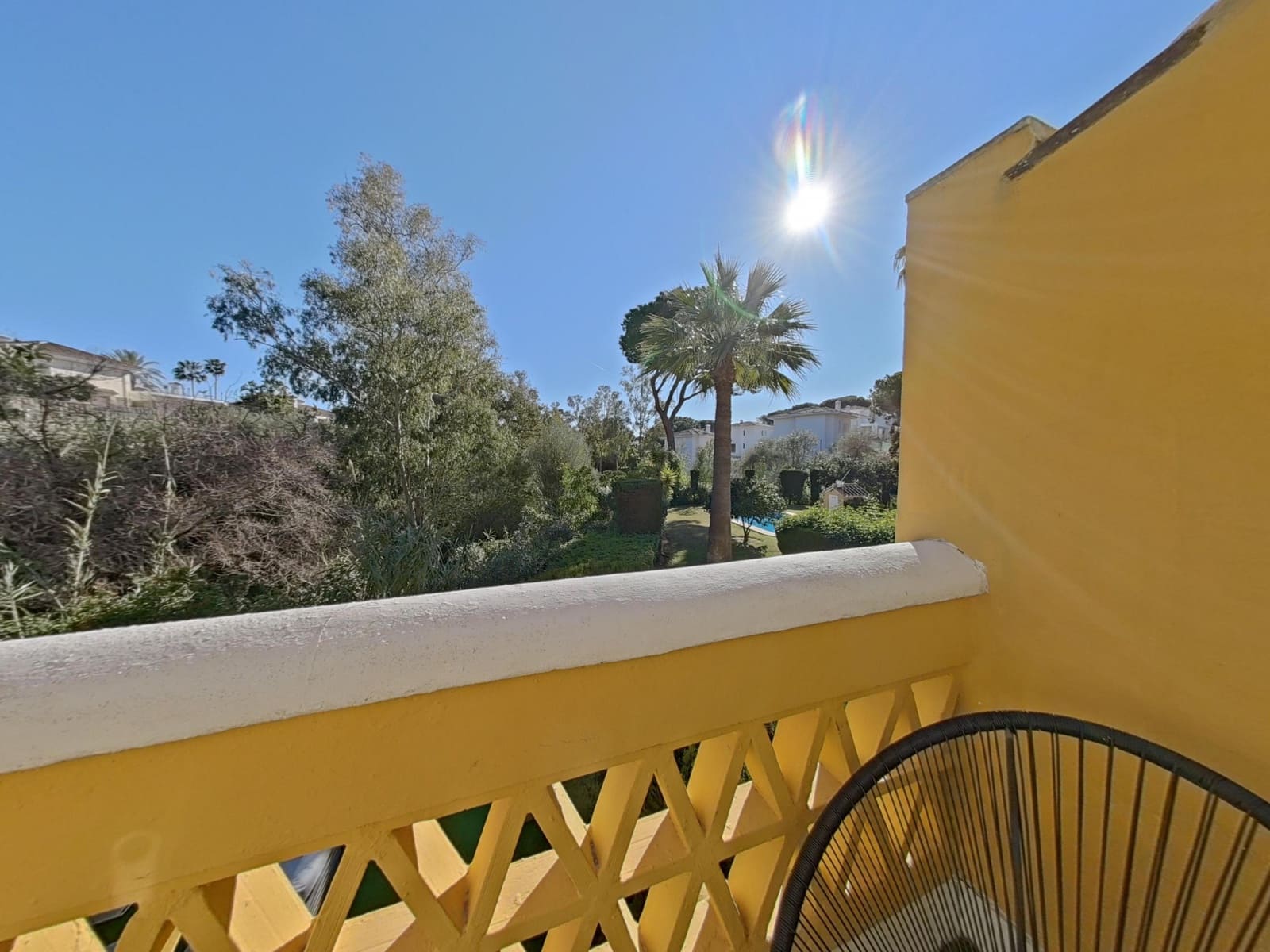 2 bedroom Townhouse for sale in Calahonda with pool - € 510,000 (Ref: 9625768)