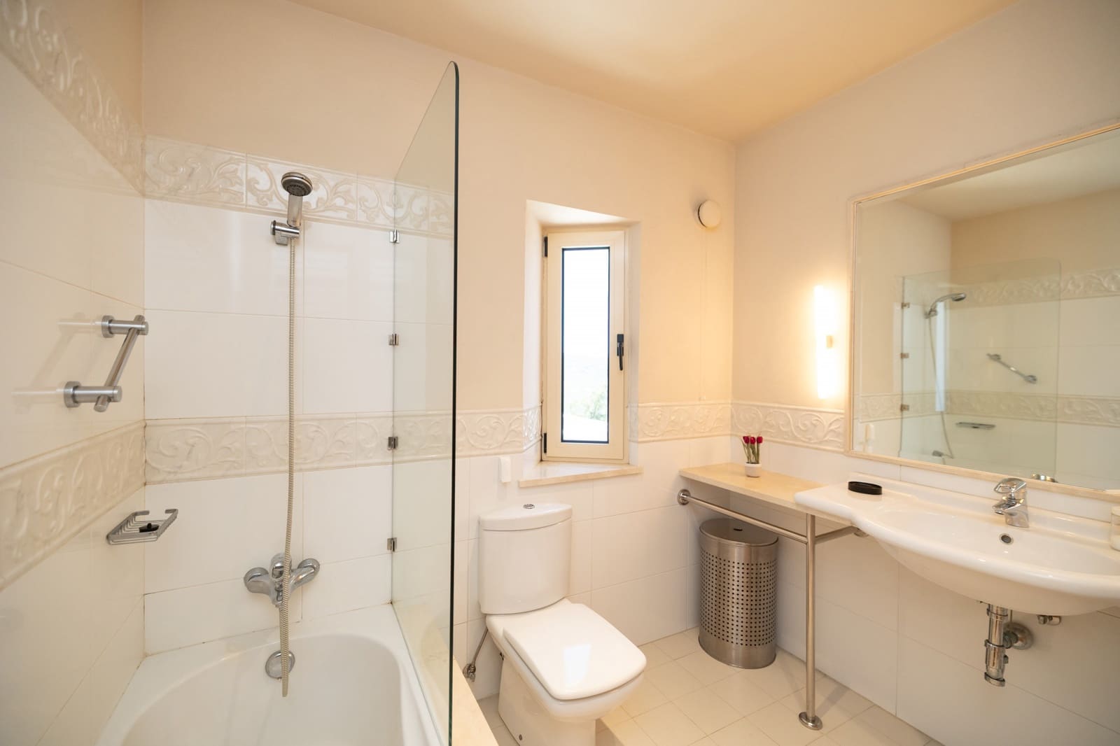 6 bedroom Villa for sale in Tarifa - € 1,950,000 (Ref: 9627632)