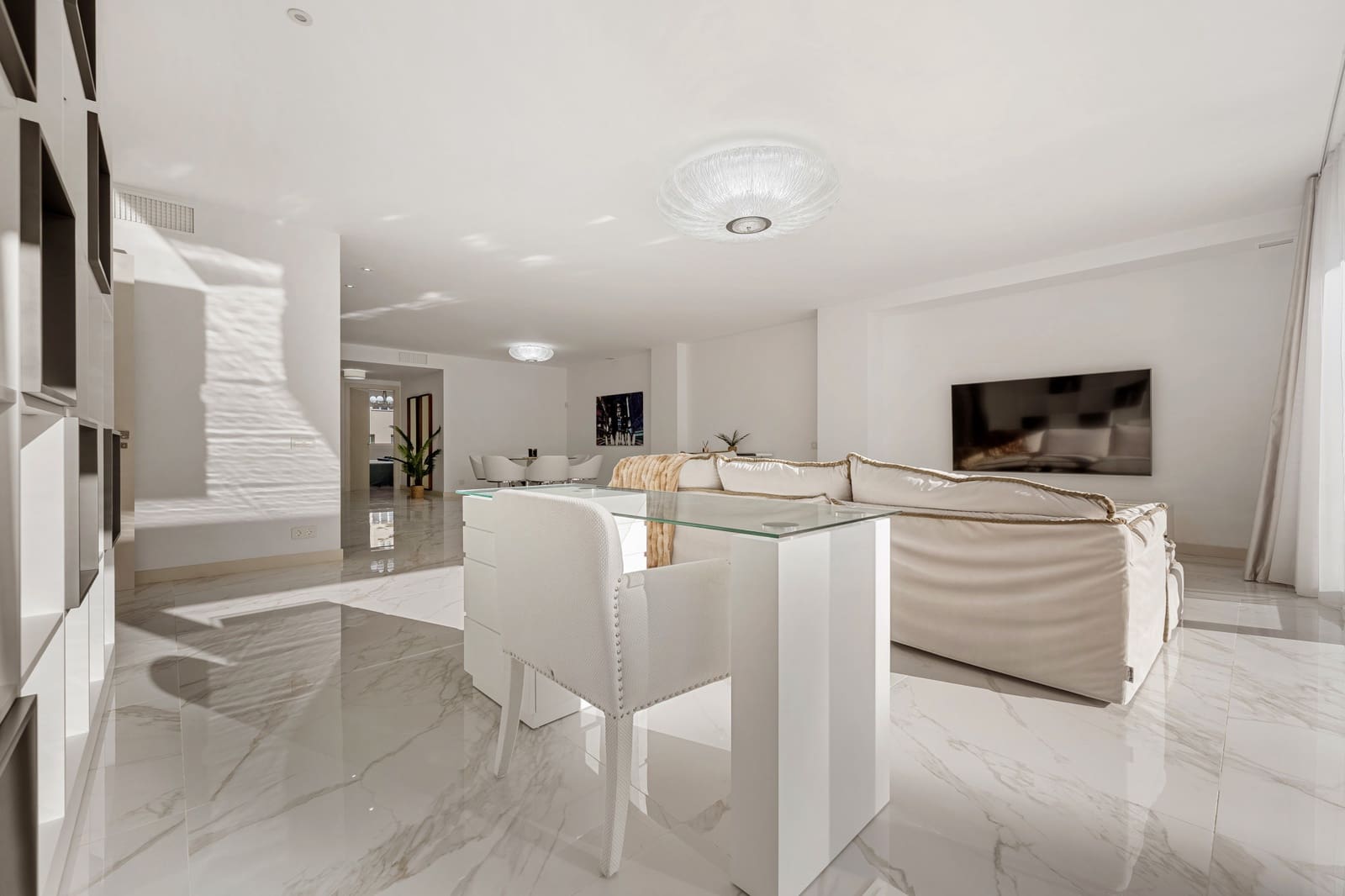 3 soveværelse Lejlighed til salg i Puerto Banus med swimmingpool garage - € 3.050.000 (Ref: 9630079)