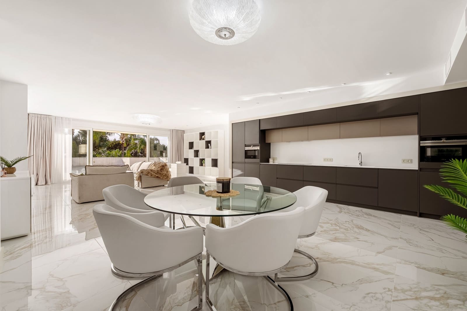 3 soveværelse Lejlighed til salg i Puerto Banus med swimmingpool garage - € 3.050.000 (Ref: 9630079)