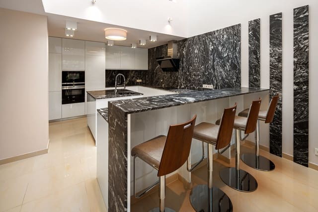 6 camera da letto Appartamento in vendita in Puerto Banus, Marbella con piscina - 3.800.000 € (Rif: 9630080)