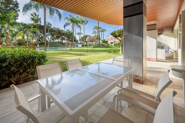 6 soveværelse Lejlighed til salg i Puerto Banus, Marbella med swimmingpool - € 3.800.000 (Ref: 9630080)