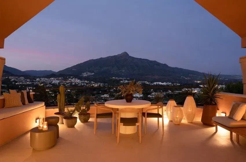 Ático de 3 habitaciones en Marbella en venta con piscina garaje - 2.695.000 € (Ref: 9630081)