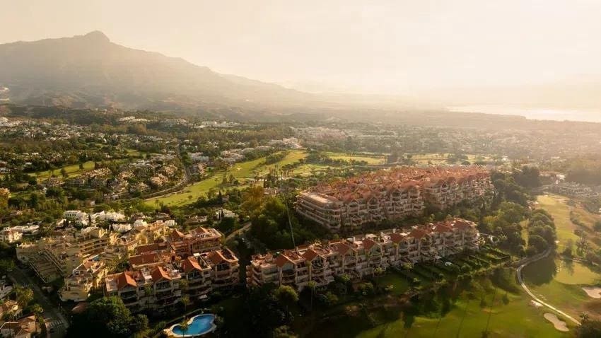 3 quarto Penthouse para venda em Marbella com piscina garagem - 2 695 000 € (Ref: 9630081)