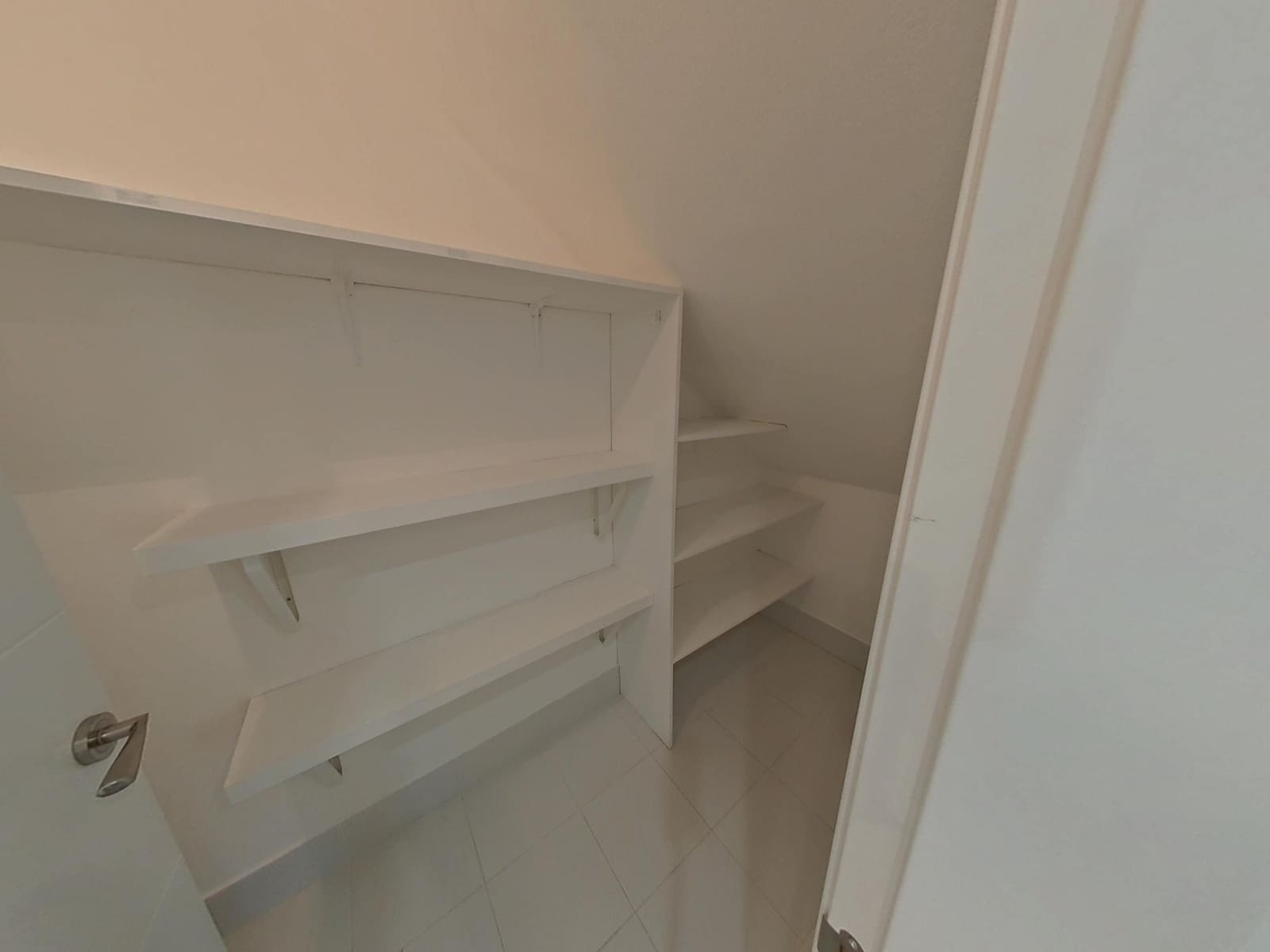 4 soverom Kjedet enebolig til salgs i Calahonda med svømmebasseng garasje - € 749 000 (Ref: 9630082)