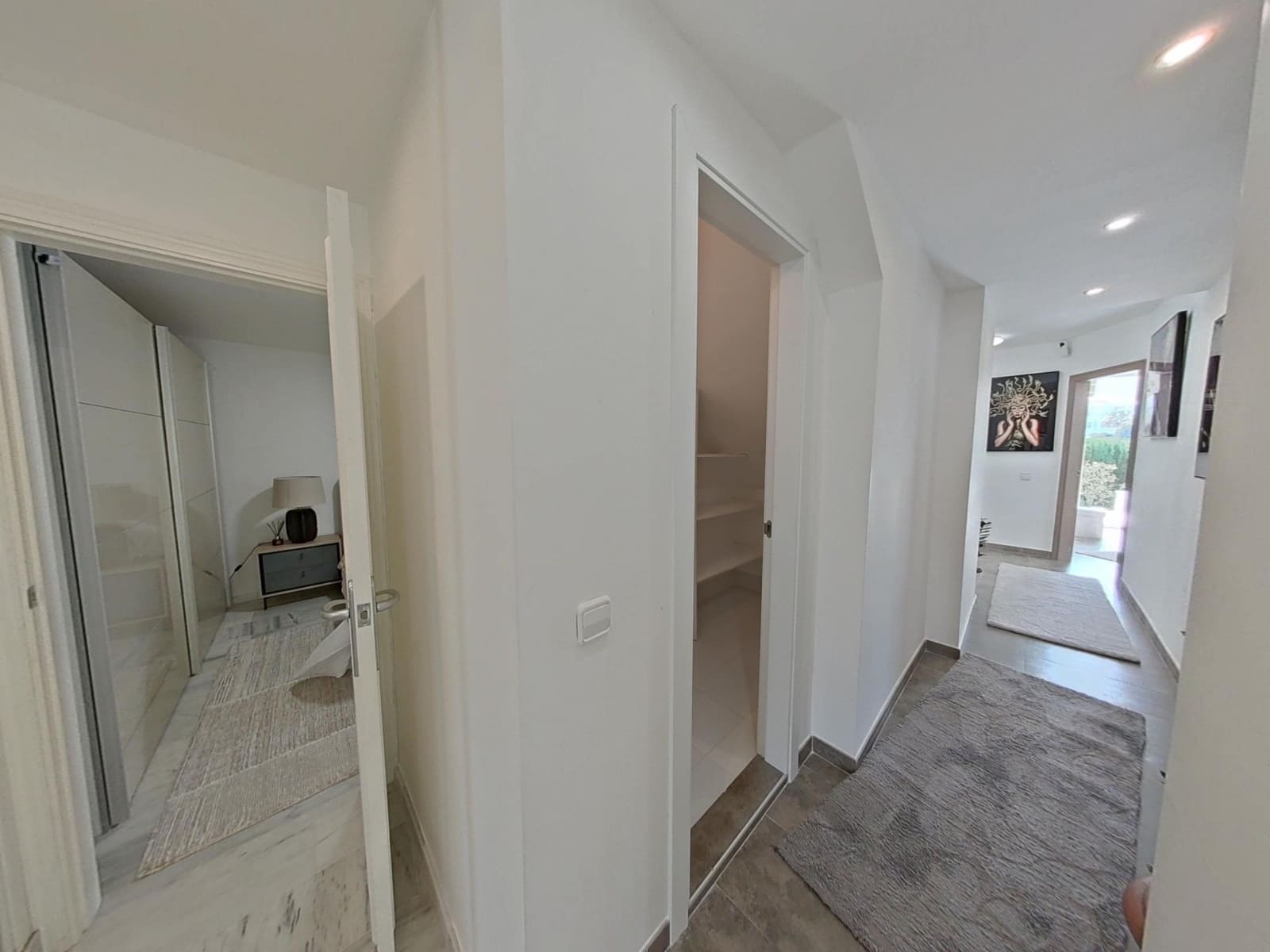 4 soverom Kjedet enebolig til salgs i Calahonda med svømmebasseng garasje - € 749 000 (Ref: 9630082)