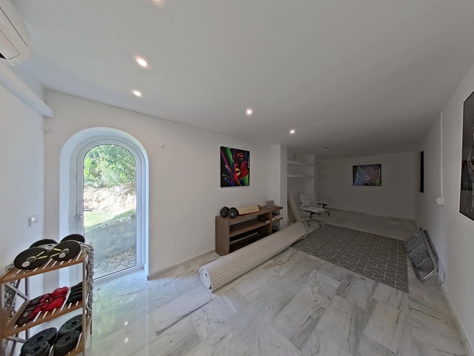 4 soverom Kjedet enebolig til salgs i Calahonda med svømmebasseng garasje - € 749 000 (Ref: 9630082)