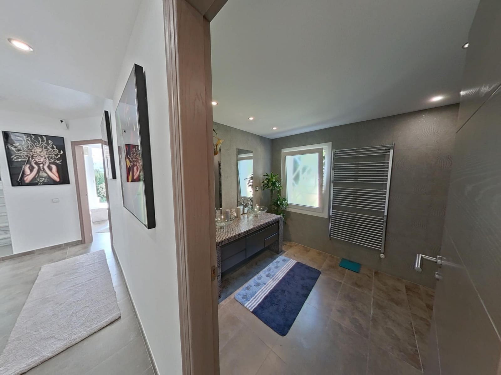 4 soverom Kjedet enebolig til salgs i Calahonda med svømmebasseng garasje - € 749 000 (Ref: 9630082)