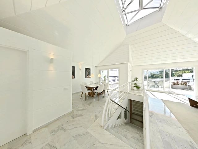 4 soverom Kjedet enebolig til salgs i Calahonda, Mijas med svømmebasseng garasje - € 749 000 (Ref: 9630082)