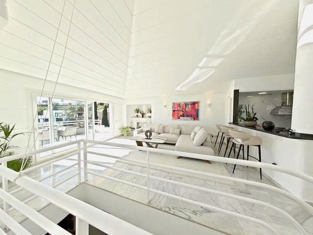 4 soverom Kjedet enebolig til salgs i Calahonda, Mijas med svømmebasseng garasje - € 749 000 (Ref: 9630082)