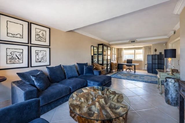 5 makuuhuone Kattohuoneisto myytävänä paikassa Los Naranjos, Marbella mukana uima-altaan 
autotalli - 3 600 000 € (Ref: 9634369)