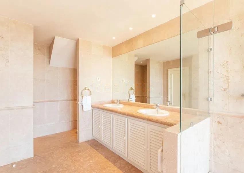 5 makuuhuone Kattohuoneisto myytävänä paikassa Marbella mukana uima-altaan 
autotalli - 3 600 000 € (Ref: 9634369)