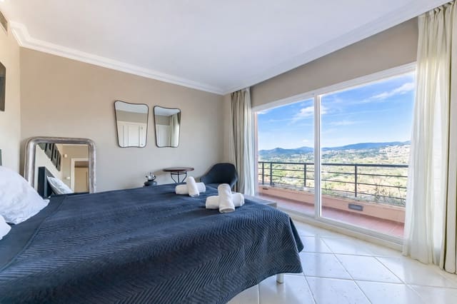 5 makuuhuone Kattohuoneisto myytävänä paikassa Los Naranjos, Marbella mukana uima-altaan 
autotalli - 3 600 000 € (Ref: 9634369)