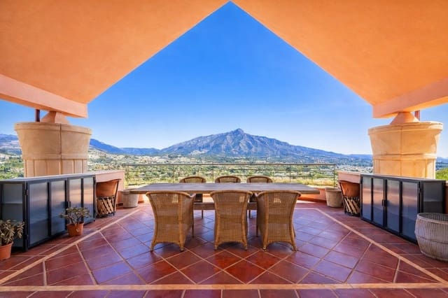 5 slaapkamer Penthouse te koop in Los Naranjos, Marbella met zwembad garage - € 3.600.000 (Ref: 9634369)