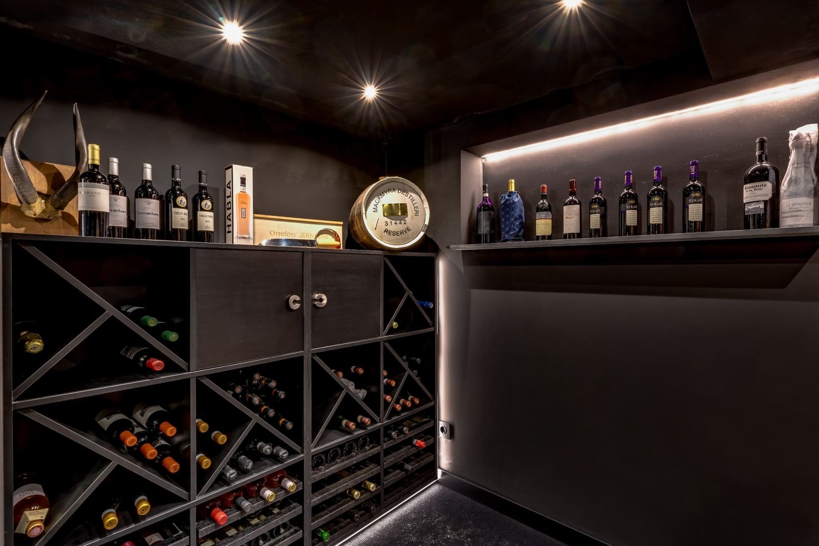 5 soverom Villa til salgs i Nueva Andalucia med svømmebasseng garasje - € 1 894 000 (Ref: 9634370)