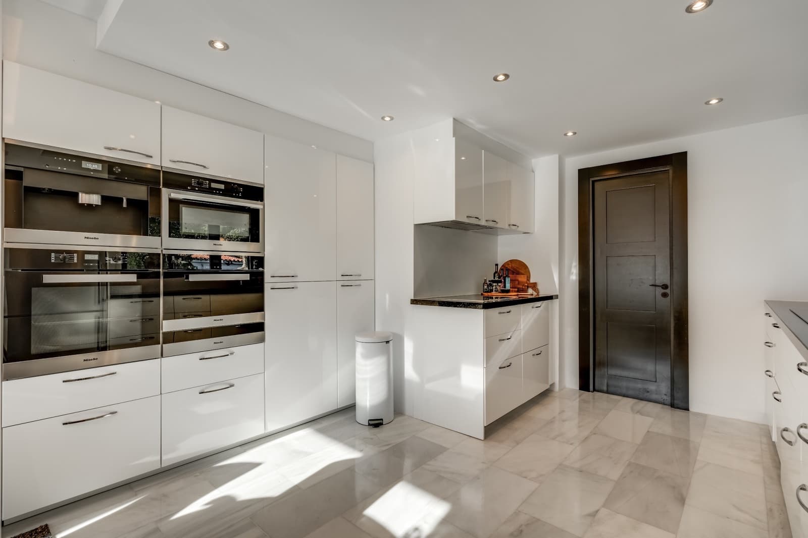Chalet de 5 habitaciones en Nueva Andalucia en venta con piscina garaje - 1.894.000 € (Ref: 9634370)