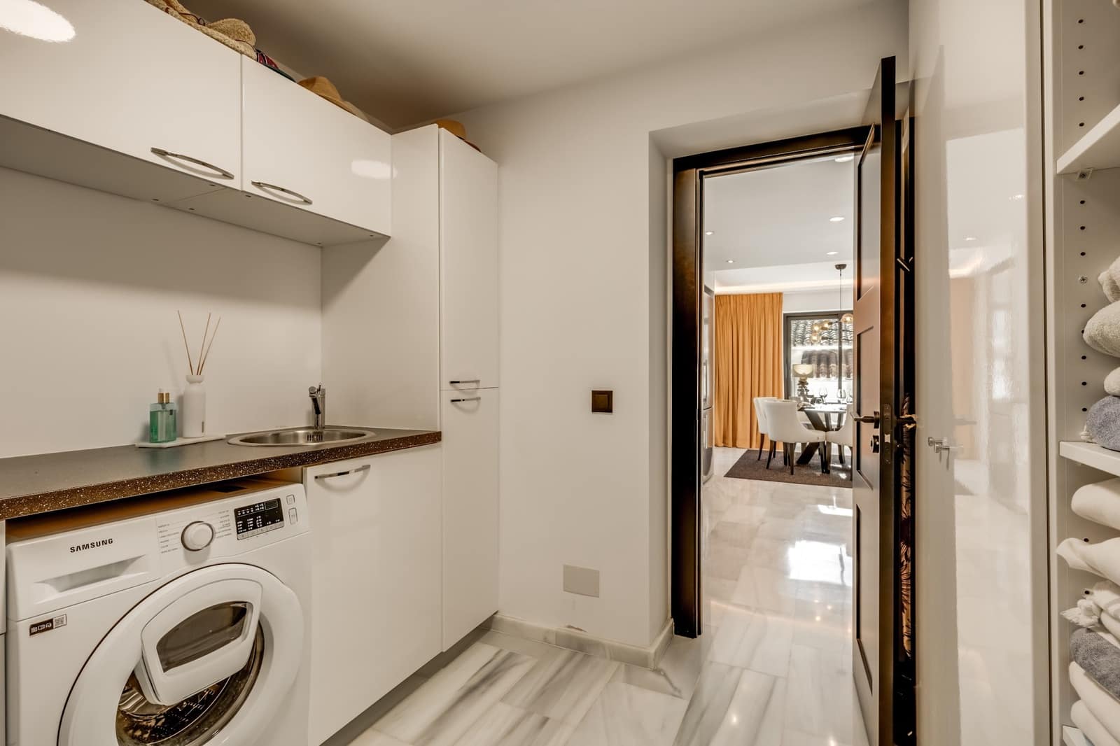 Chalet de 5 habitaciones en Nueva Andalucia en venta con piscina garaje - 1.894.000 € (Ref: 9634370)