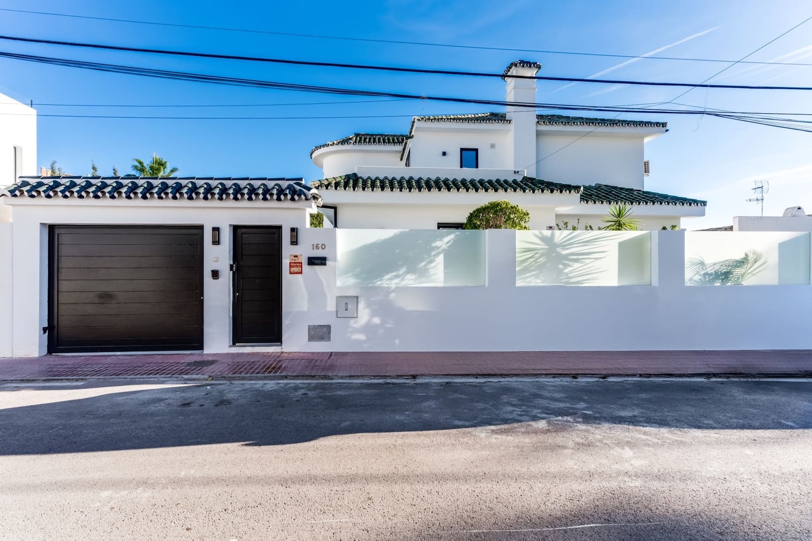 Chalet de 5 habitaciones en Nueva Andalucia en venta con piscina garaje - 1.894.000 € (Ref: 9634370)