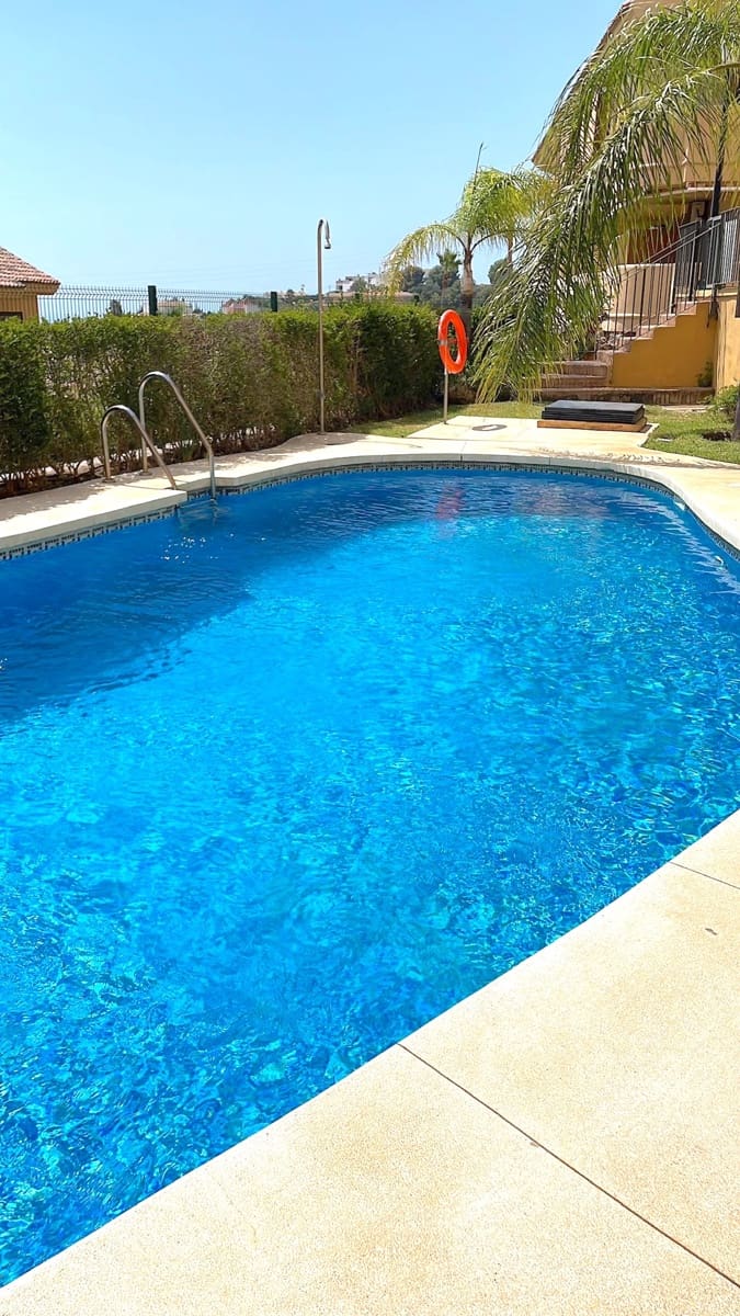 2 bedroom Penthouse for sale in Mijas Costa with pool garage - € 350,000 (Ref: 9648000)
