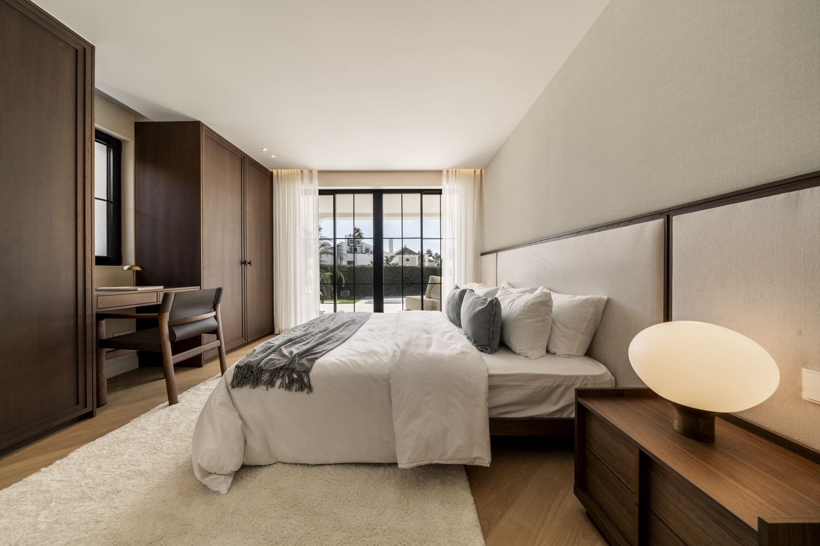 5 makuuhuone Huvila myytävänä paikassa Nueva Andalucia mukana uima-altaan 
autotalli - 5 350 000 € (Ref: 9651820)