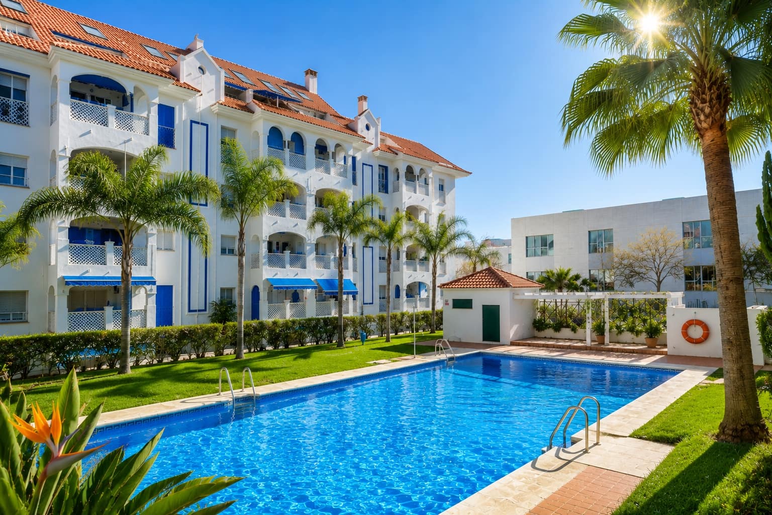 3 bedroom Apartment for sale in San Pedro de Alcantara with pool - € 395,000 (Ref: 9651821)
