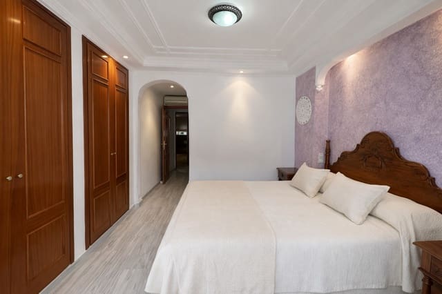3 chambre Appartement à vendre à San Pedro de Alcántara Pueblo, Marbella avec piscine - 395 000 € (Ref: 9651821)