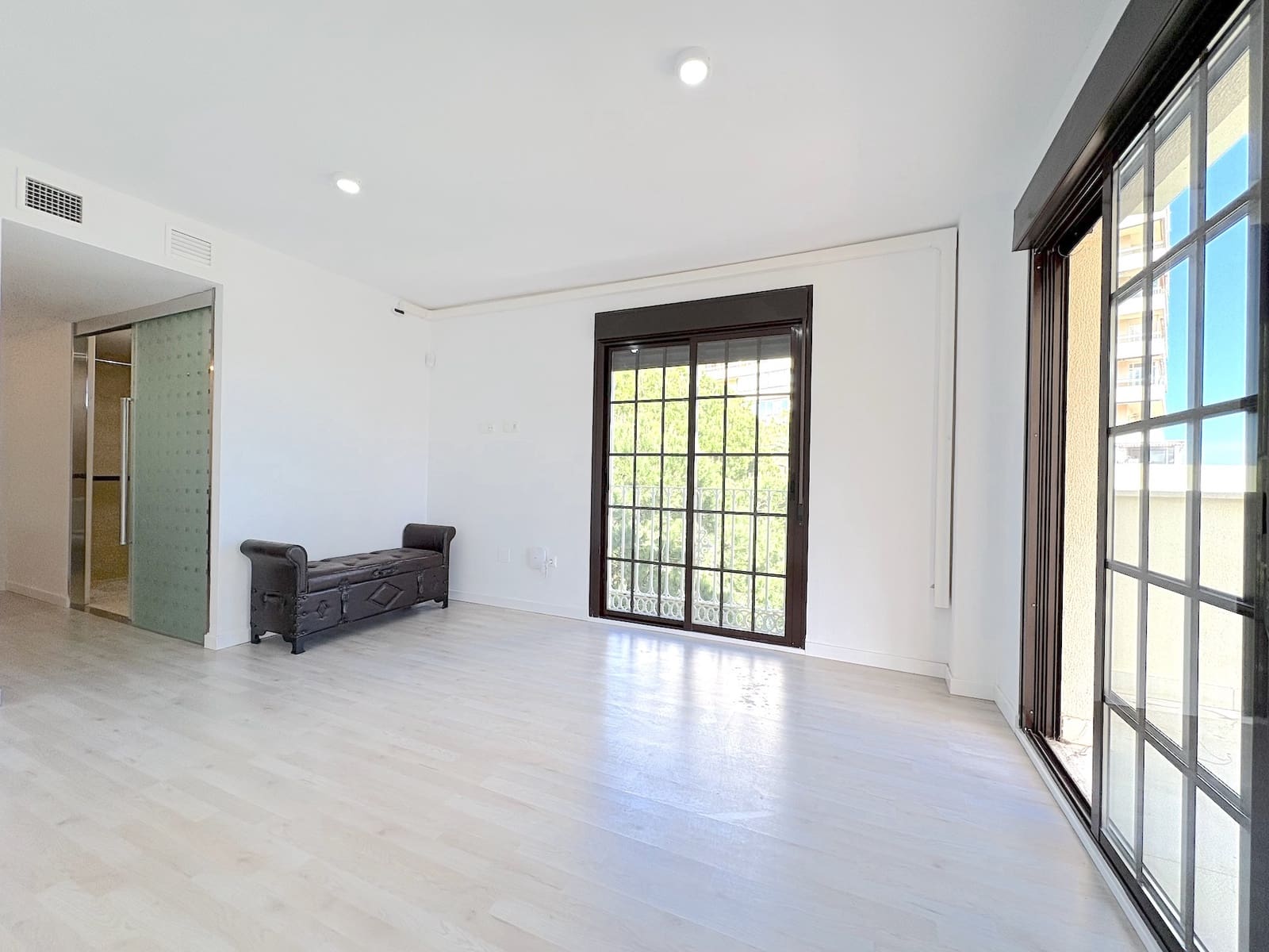 2 sovrum Lägenhet till salu i Torrequebrada med pool garage - 355 000 € (Ref: 9655915)