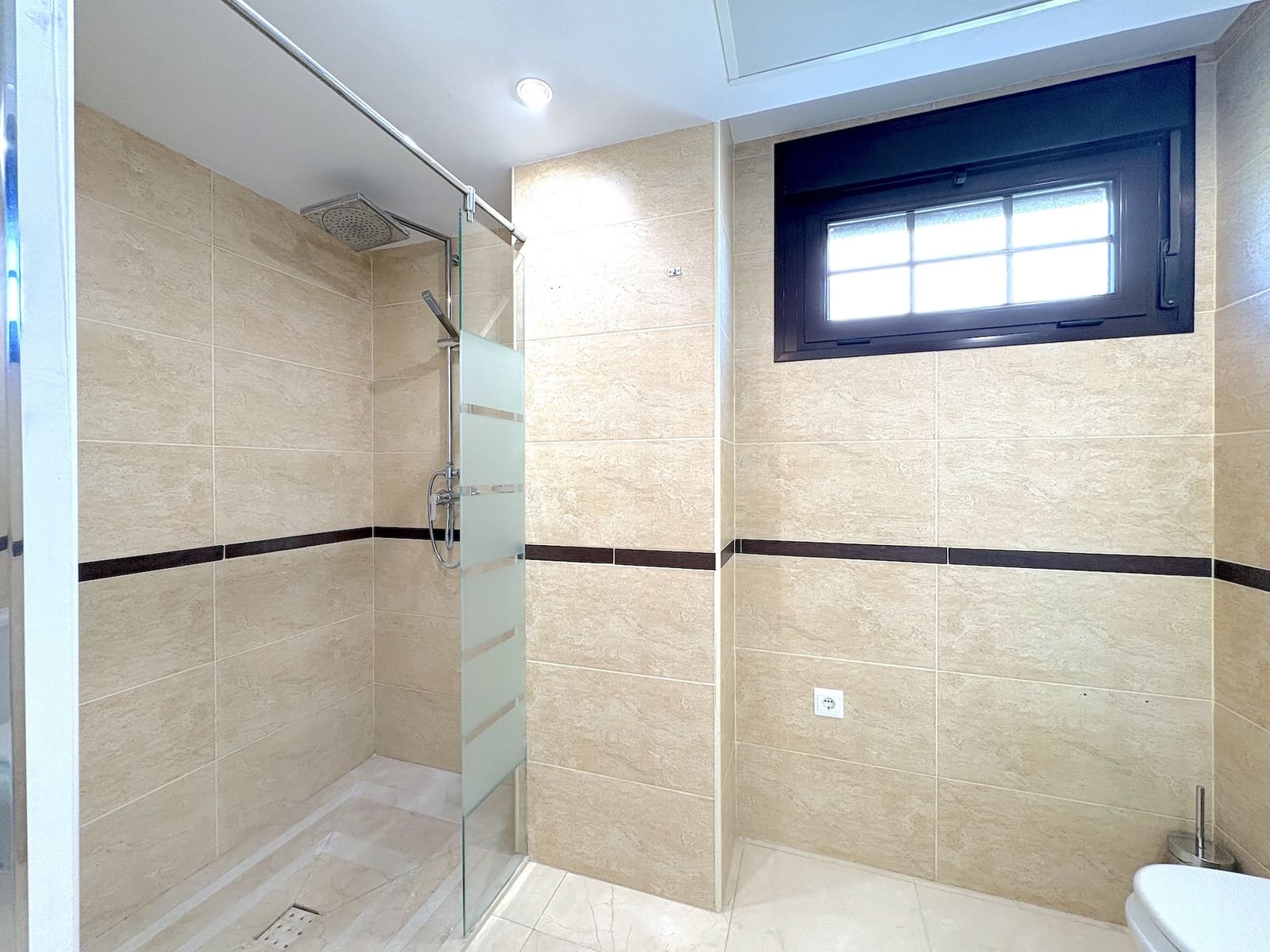 2 sovrum Lägenhet till salu i Torrequebrada med pool garage - 355 000 € (Ref: 9655915)