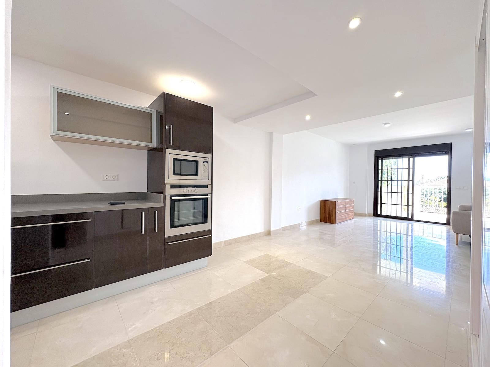 2 sovrum Lägenhet till salu i Torrequebrada med pool garage - 355 000 € (Ref: 9655916)