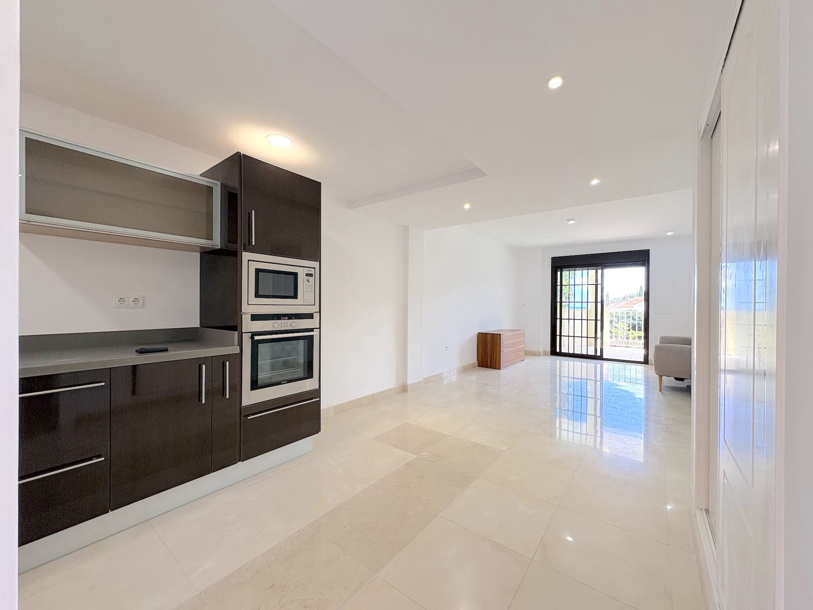 2 sovrum Lägenhet till salu i Torrequebrada med pool garage - 355 000 € (Ref: 9655916)