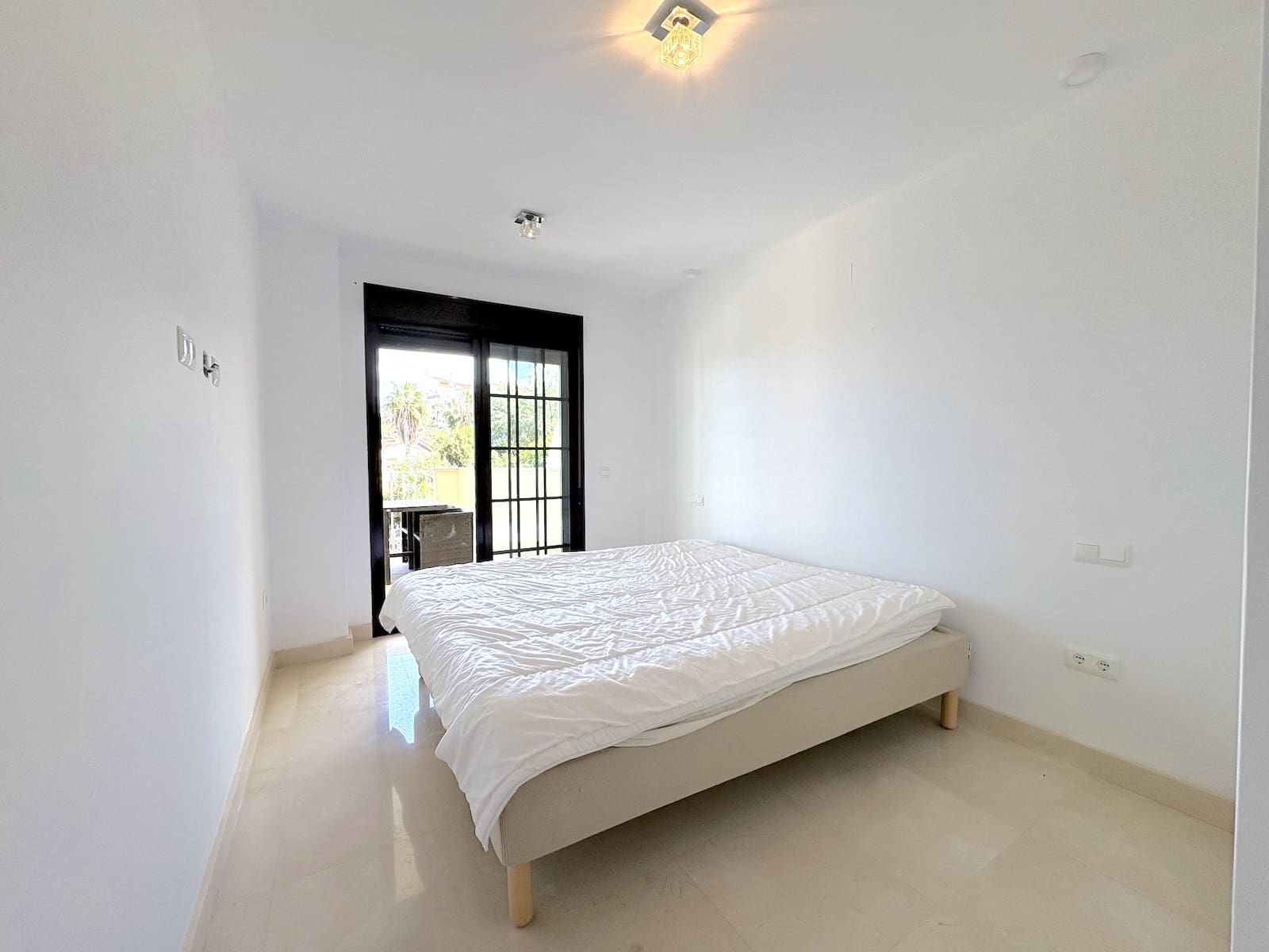 2 sovrum Lägenhet till salu i Torrequebrada med pool garage - 355 000 € (Ref: 9655916)