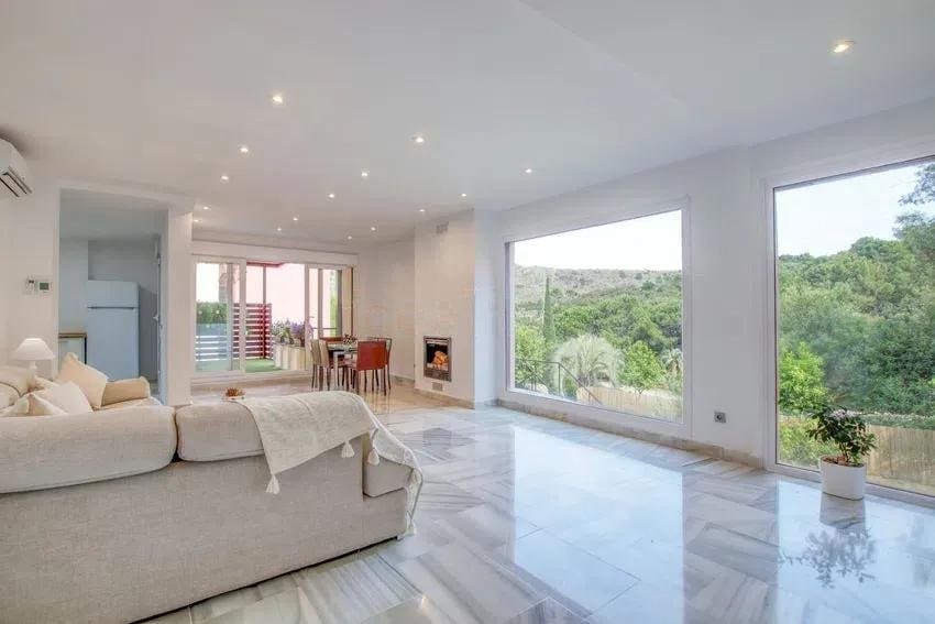 4 slaapkamer Villa te koop in Benahavis met zwembad garage - € 679.000 (Ref: 9659277)