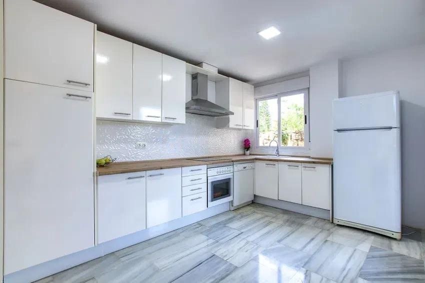 4 slaapkamer Villa te koop in Benahavis met zwembad garage - € 679.000 (Ref: 9659277)