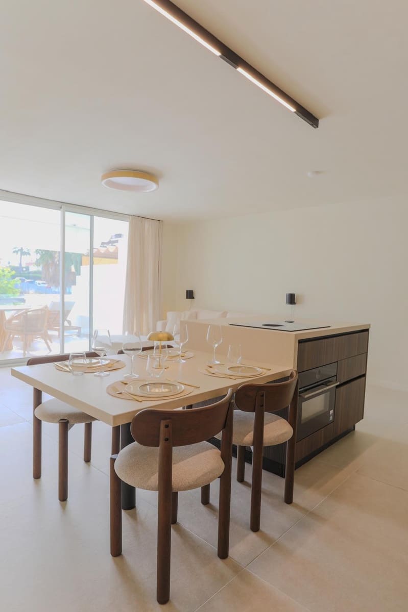 3 chambre Appartement à vendre à Estepona avec piscine garage - 590 000 € (Ref: 9670357)
