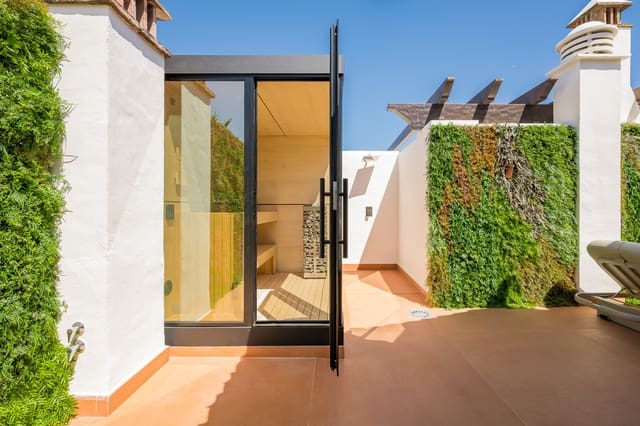 3 makuuhuone Kattohuoneisto myytävänä paikassa Estepona mukana uima-altaan - 2 695 000 € (Ref: 9670359)