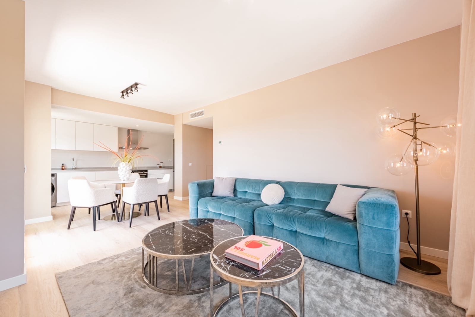 3 chambre Appartement à vendre à Nueva Andalucia avec piscine garage - 559 000 € (Ref: 9670363)