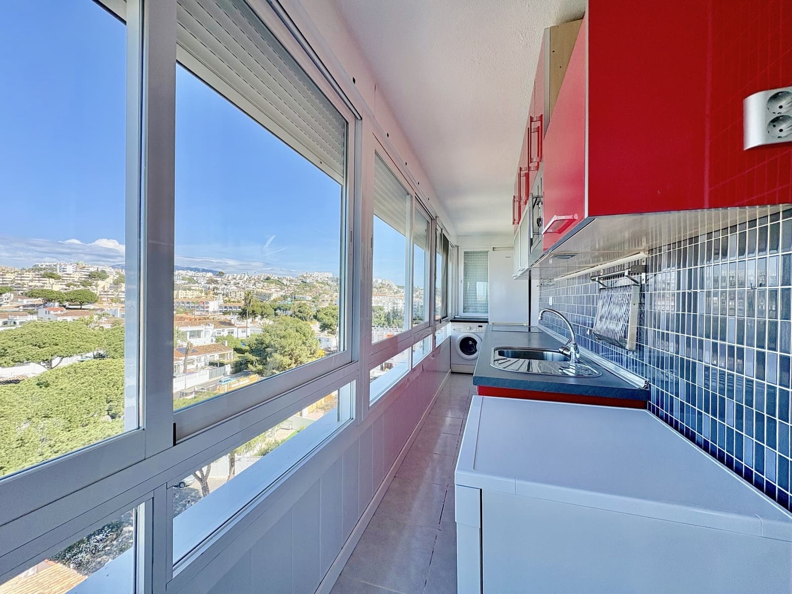 2 bedroom Apartment for sale in Calahonda with pool garage - € 315,000 (Ref: 9677117)