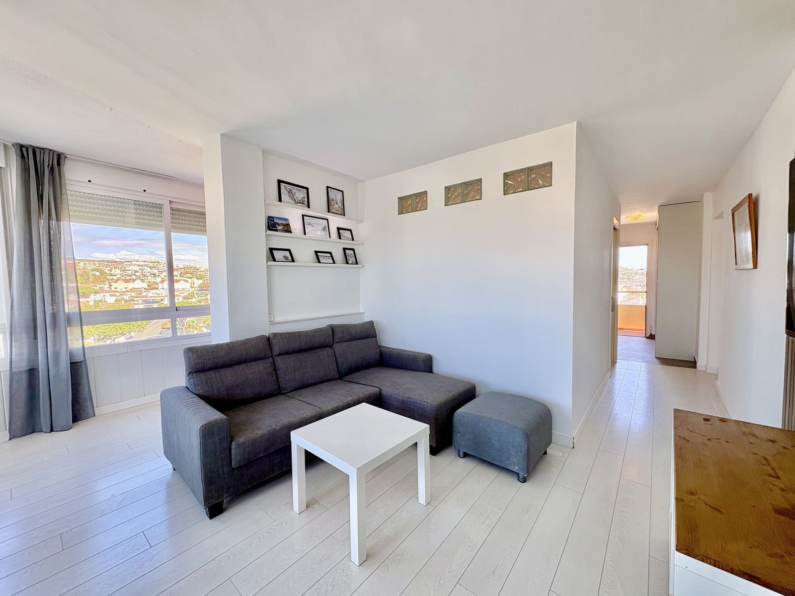2 bedroom Apartment for sale in Calahonda with pool garage - € 315,000 (Ref: 9677117)
