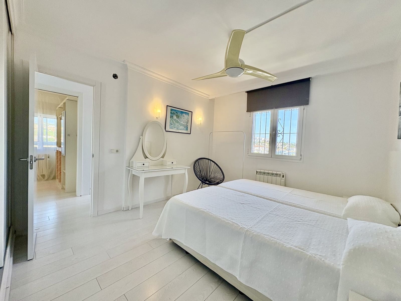 2 bedroom Apartment for sale in Calahonda with pool garage - € 315,000 (Ref: 9677117)