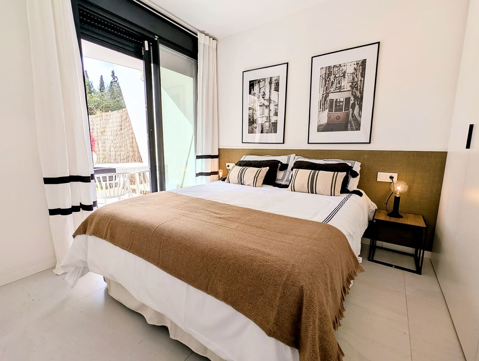 2 sypialnia Apartament na sprzedaż w Sant Antoni de Portmany z basenem garażem - 577 000 € (Ref: 9679736)