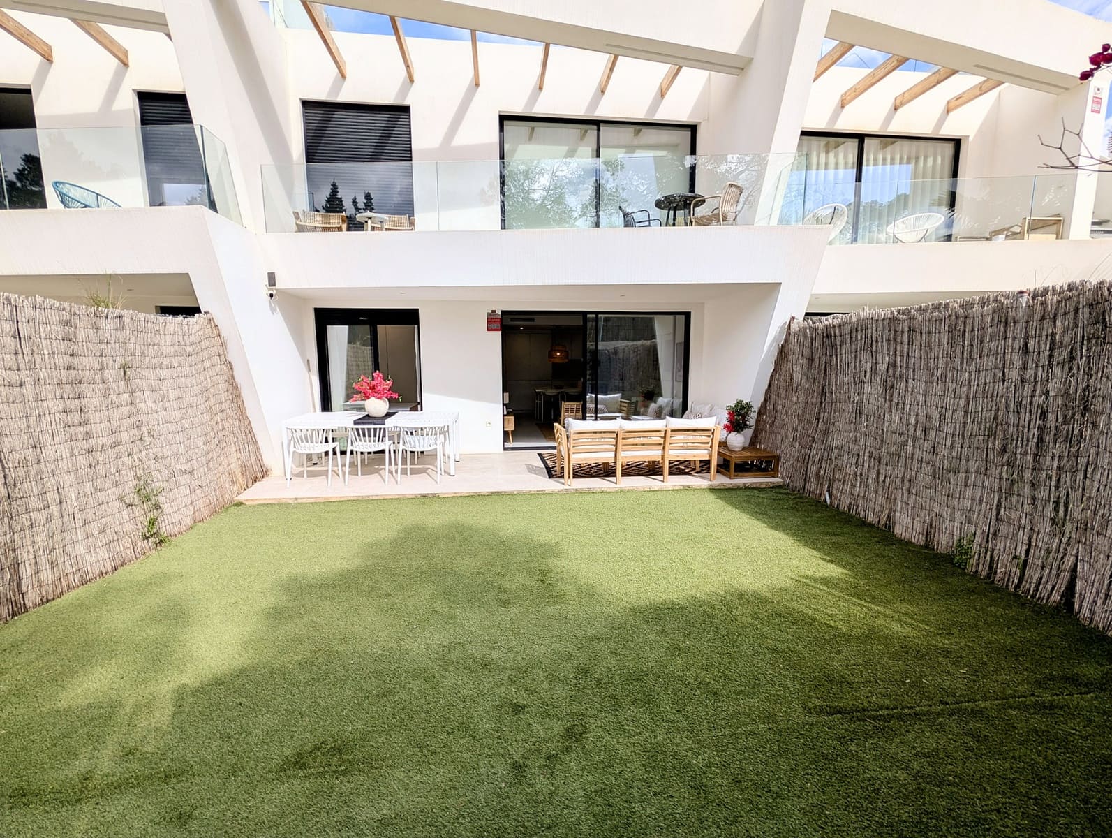 2 sypialnia Apartament na sprzedaż w Sant Antoni de Portmany z basenem garażem - 577 000 € (Ref: 9679736)