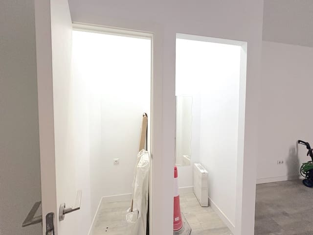 Comercial para venda em Puerto Marina, Benalmádena - 199 000 € (Ref: 9690478)