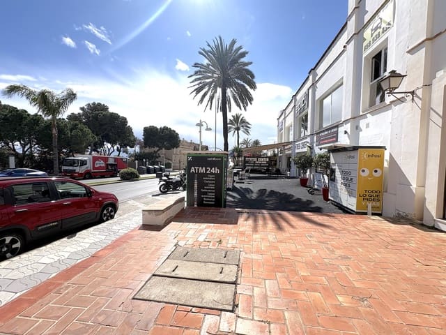 Comercial para venda em Puerto Marina, Benalmádena - 199 000 € (Ref: 9690478)